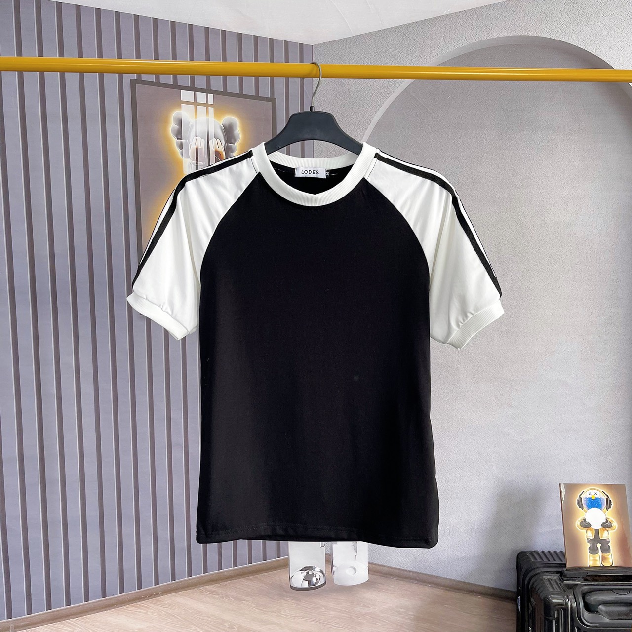 Áo thun nam cổ tròn vải cotton co giãn thoáng mát phối loang hoạ tiết đấp vai trẻ trung sang trọng mẫu-ATC77SHOP