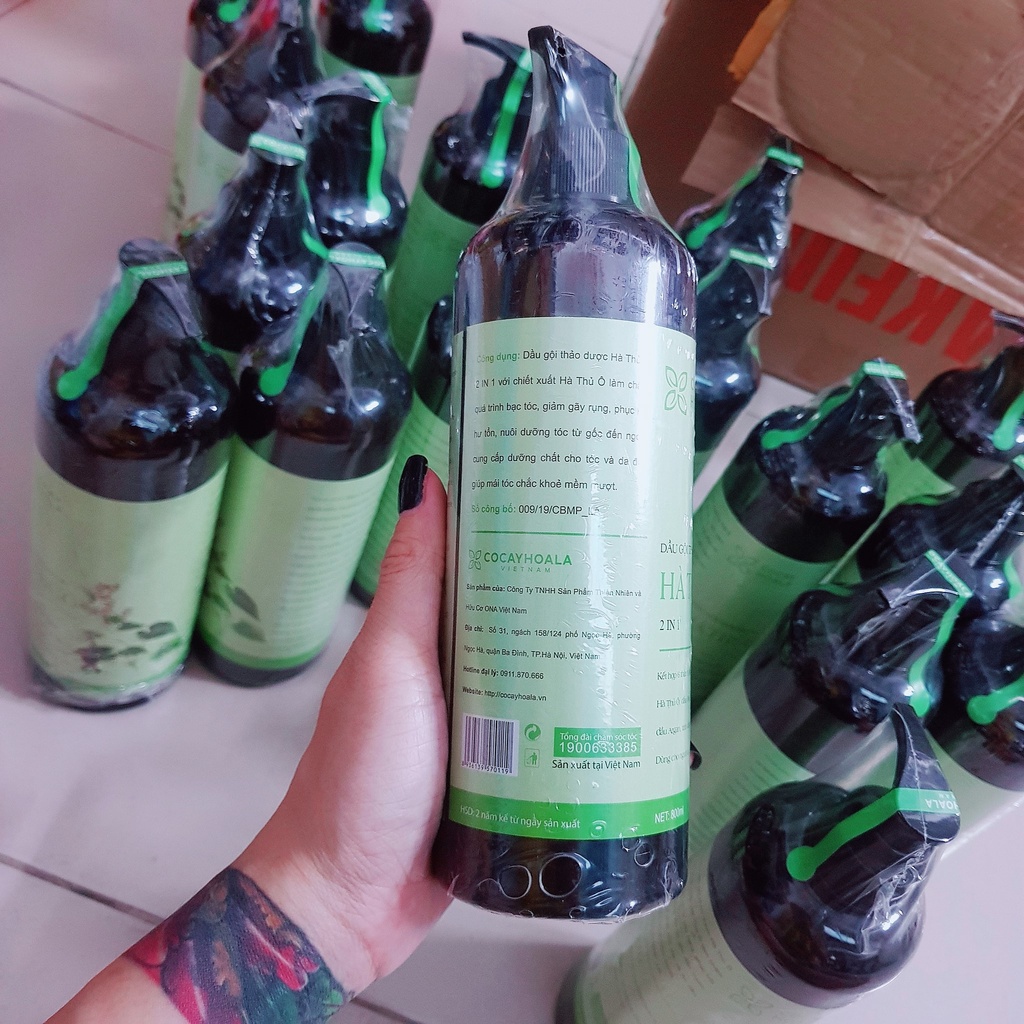 Dầu Gội Thảo Dược Hà Thủ Ô 800ml Giúp Tóc Bóng Suôn Mượt