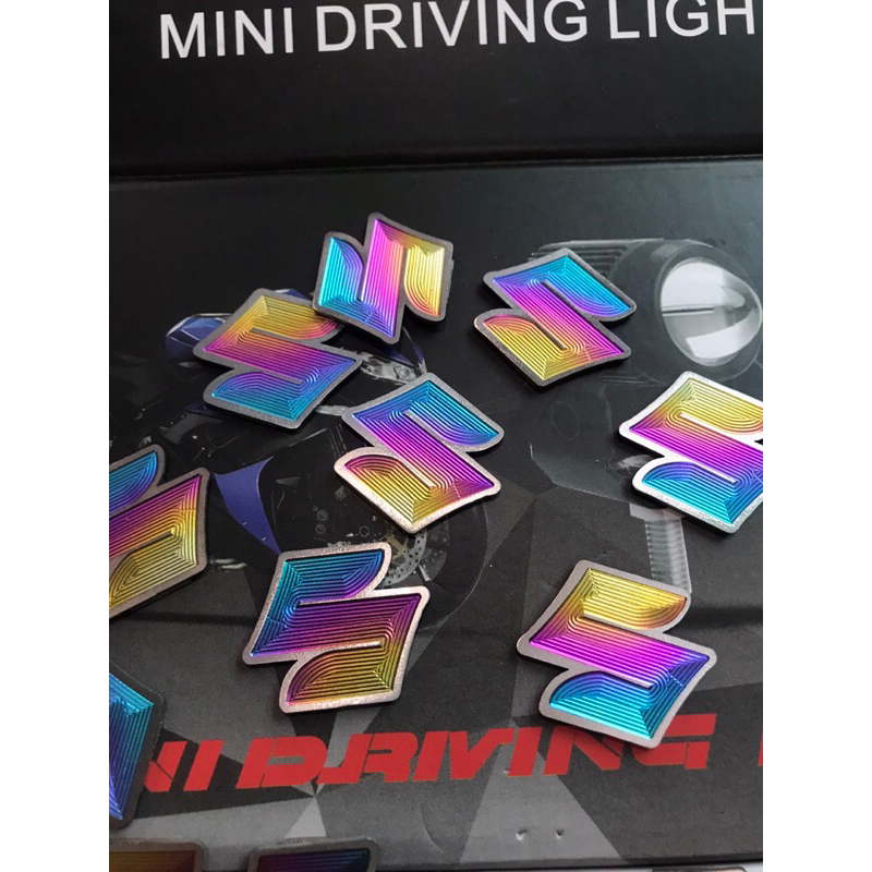 Tem titan logo suzuki dán cho các loại xe máy suzuki