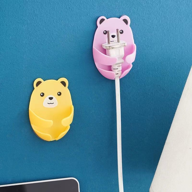 Giá đỡ phích cắm điện hình gấu, móc kẹp dây điện, đầu phích cắm điện dán tường, lắp đặt đơn giản không cần khoan đục