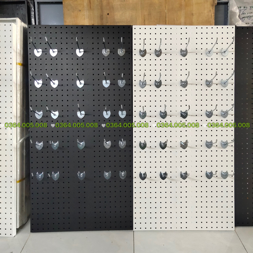 Tấm tôn đục lỗ bắt trực tiếp vào tường treo phụ kiện - Dài 1m x Rộng 50cm