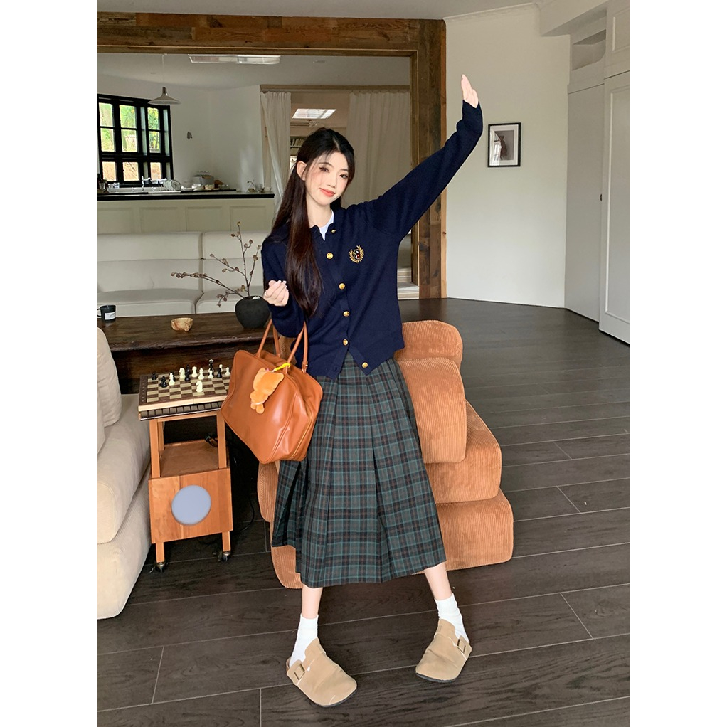 Set Đồ Nữ Áo Cardigan Len Dệt Kim Dài Tay Cổ Tròn, Chân Váy Xếp Ly Dài Qua Gối Kẻ Sọc Caro Lưng CSet Đồ Nữ Đi Chơi SD643