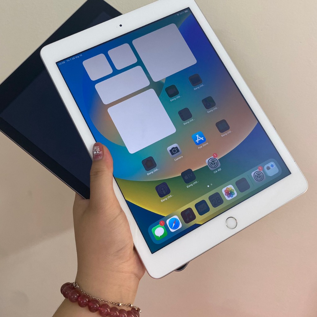 Máy Tính Bảng l PAD Gen 5, Màn Hình 9.7 inch - Tải Sẵn Ứng Dụng, Bảo Hành 6-12th, Lỗi 1 Đổi 1 Trong 30 Ngày