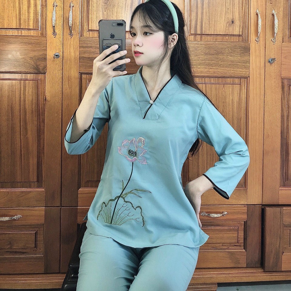 Bộ quần áo nữ Phật tử, đồ lam đi chùa mẫu nút ngọc thêu hoa sen vải kate