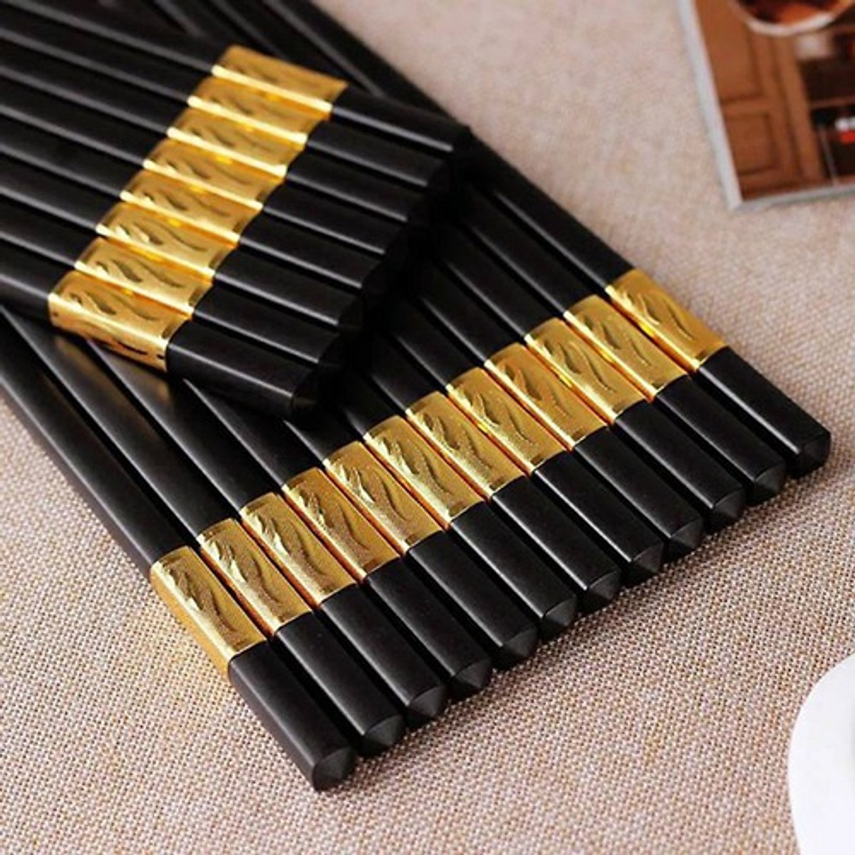 Combo 10 Đôi Đũa Sừng Chống Mốc Hợp Kim Tay Cầm Trạm Khắc Mạ Vàng Hoàng Gia- Đũa Sừng Cao Cấp Hoàng Kim - dao kéo muỗng nĩa - đồ dùng nhà bếp - đồ dùng phòng ăn - nhà cửa và đời sống - phụ kiện bàn ăn